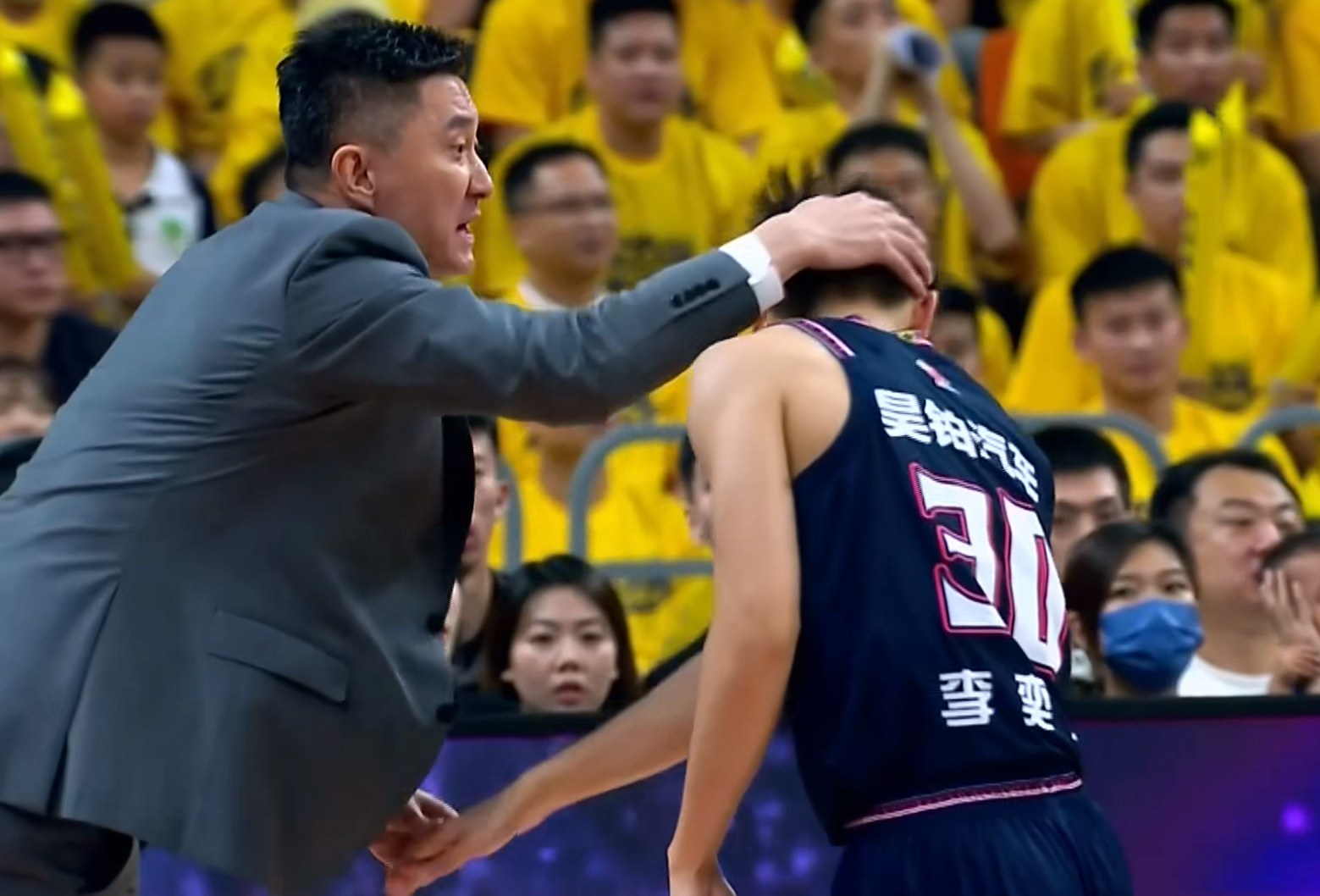 Kaiyun-包含F1大师赛焦点战：岭北迅豹队强势横扫滇池巨龙队，新星闪耀。逆风翻盘的范本的词条