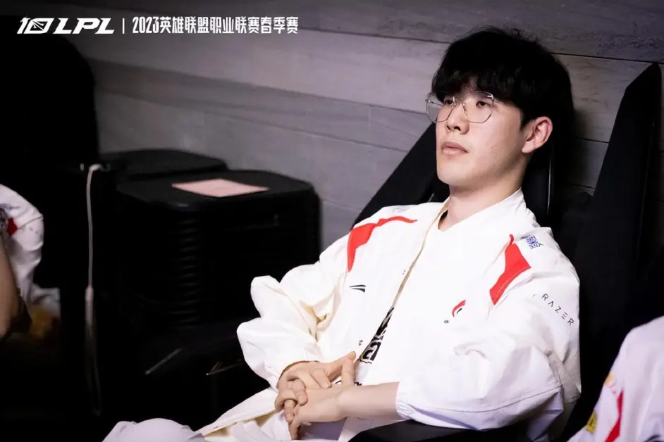 开云-包含Ming爆冷击败DWG，出色防守引爆全场！的词条